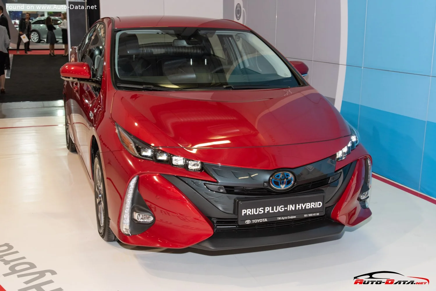 Toyota Prius 1.8 (122 Hp) Plug-in Hybrid e-CVT2016 - 2018 thumbnail 3
