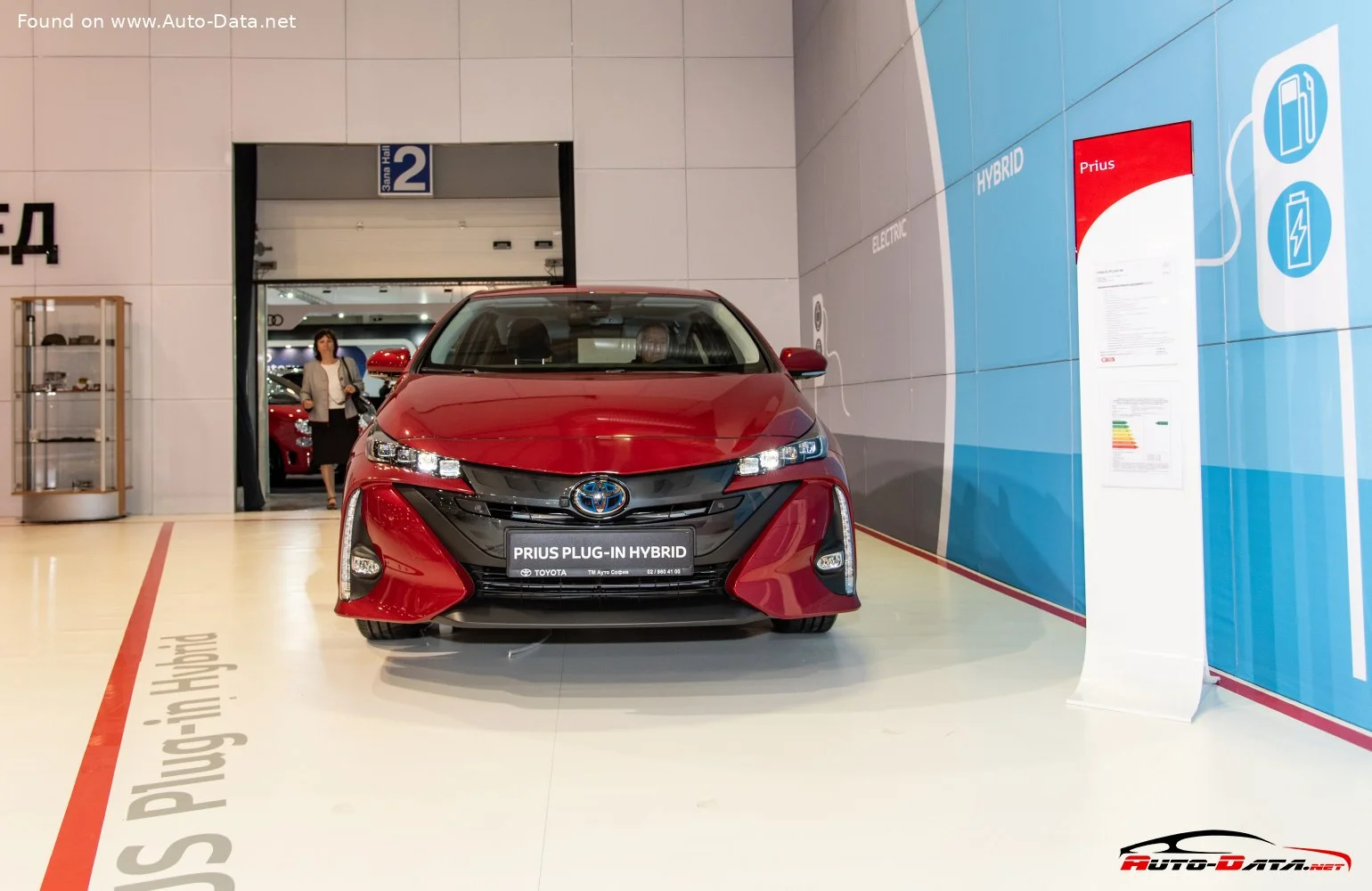 Toyota Prius 1.8 (122 Hp) Plug-in Hybrid e-CVT2016 - 2018 thumbnail 4