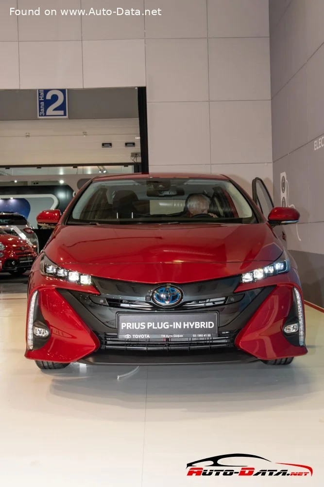 Toyota Prius 1.8 (122 Hp) Plug-in Hybrid e-CVT2016 - 2018 thumbnail 5