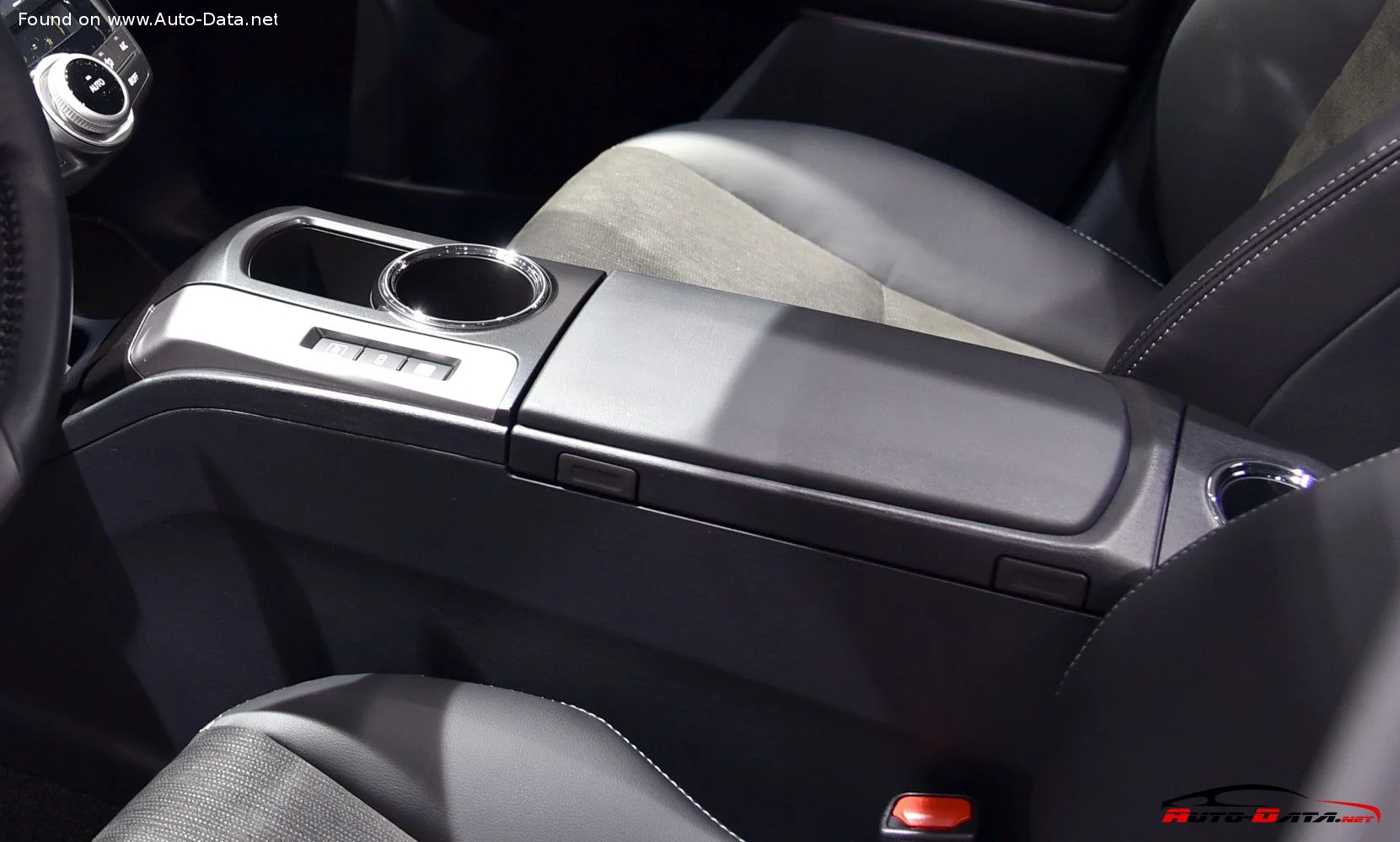 Toyota Prius 1.8 VVT-i (136 Hp) Hybrid e-CVT2015 - 2017 thumbnail 13