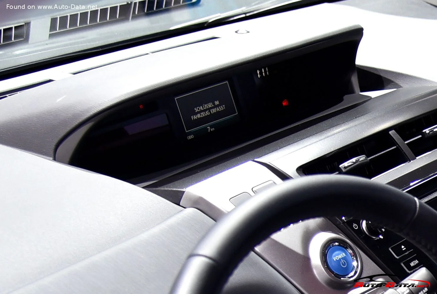 Toyota Prius 1.8 VVT-i (136 Hp) Hybrid e-CVT2015 - 2017 thumbnail 14