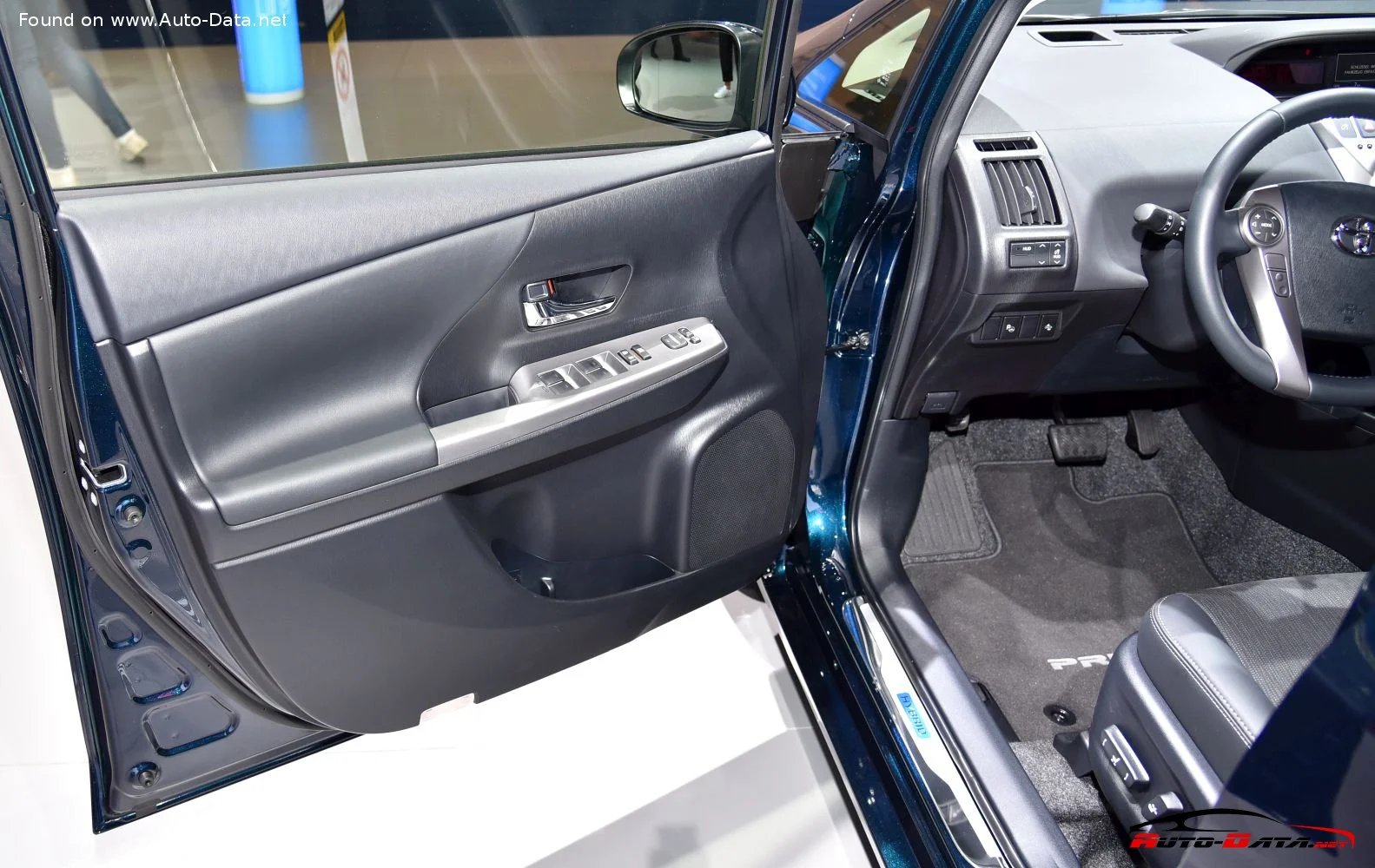 Toyota Prius 1.8 VVT-i (136 Hp) Hybrid e-CVT2015 - 2017 thumbnail 15