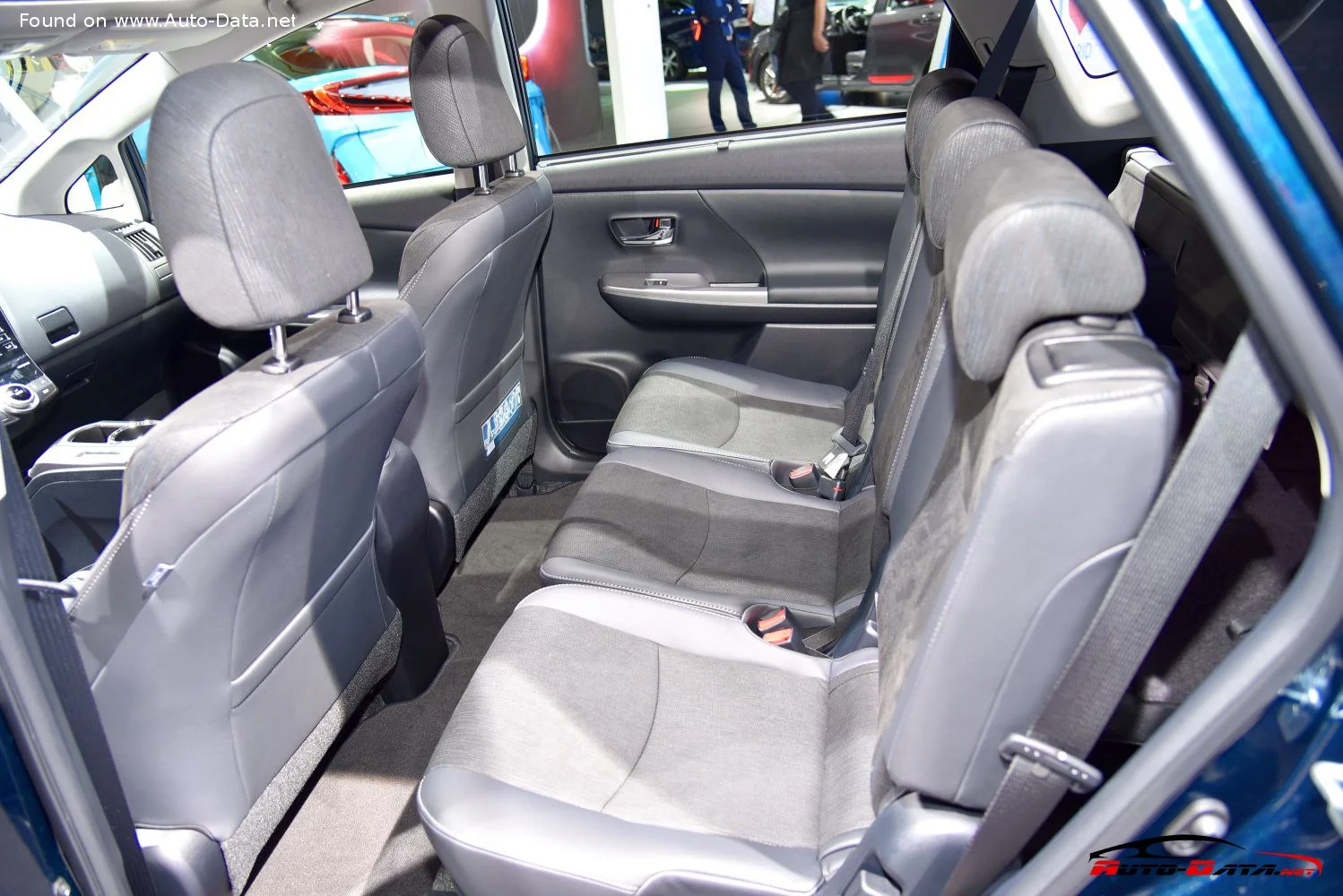 Toyota Prius 1.8 VVT-i (136 Hp) Hybrid e-CVT2015 - 2017 thumbnail 16