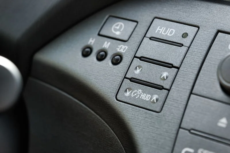 Toyota Prius 1.8 (136 Hp) Plug-in Hybrid e-CVT2012 - 2015 thumbnail 11