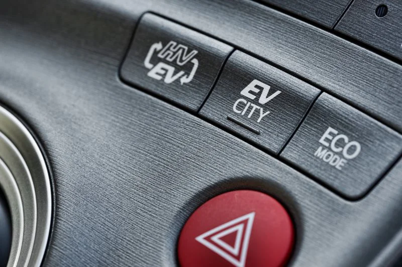 Toyota Prius 1.8 (136 Hp) Plug-in Hybrid e-CVT2012 - 2015 thumbnail 12