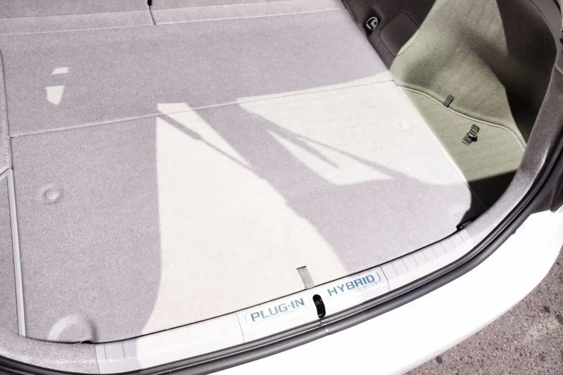 Toyota Prius 1.8 (136 Hp) Plug-in Hybrid e-CVT2012 - 2015 thumbnail 15