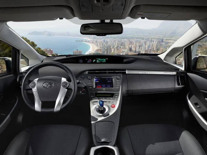 Toyota Prius 1.8 (136 Hp) Plug-in Hybrid e-CVT2012 - 2015 thumbnail 3