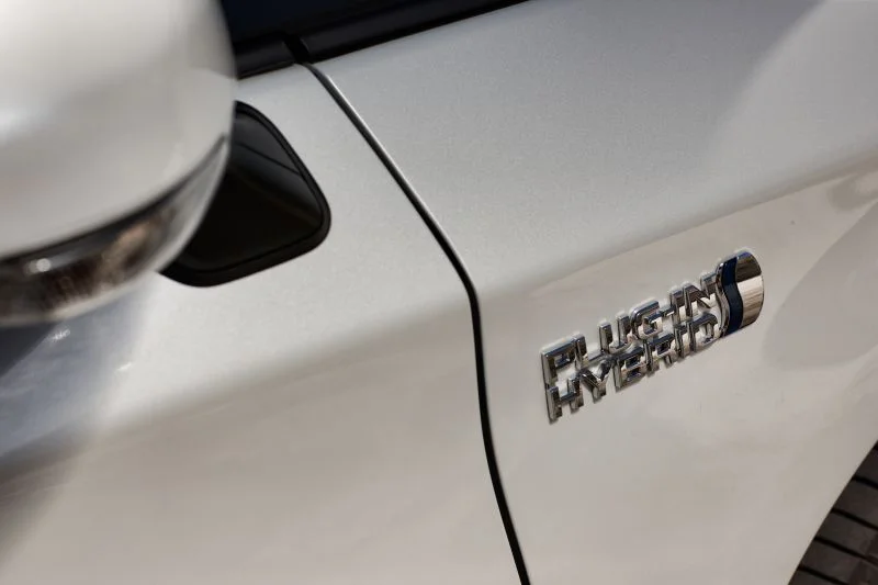 Toyota Prius 1.8 (136 Hp) Plug-in Hybrid e-CVT2012 - 2015 thumbnail 9