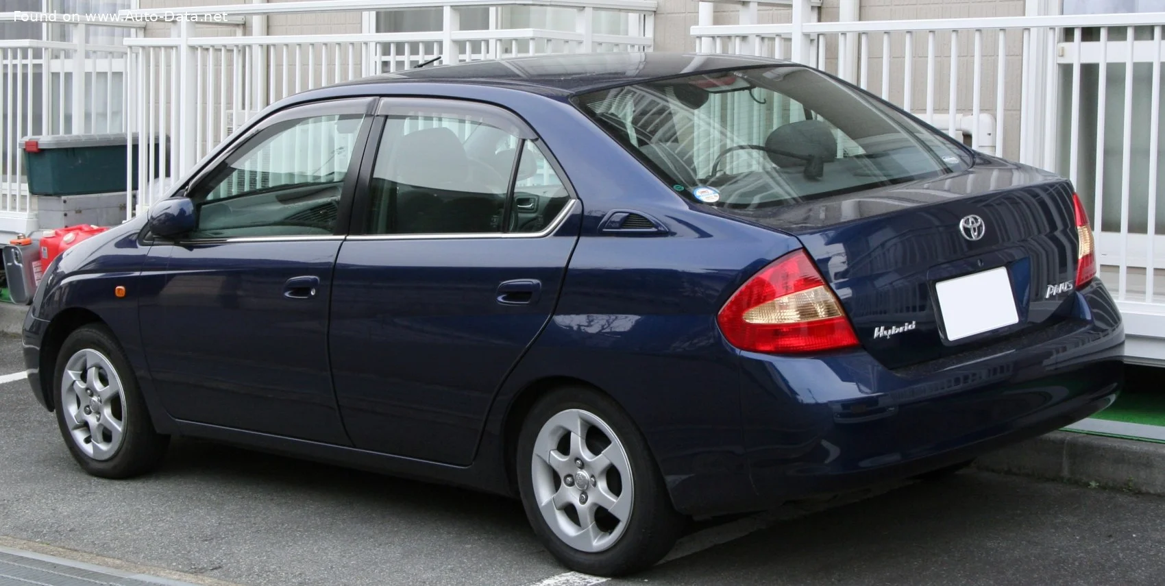 Toyota Prius 1.5 VVT-i (101 Hp) Hybrid e-CVT2000 - 2003 thumbnail 2
