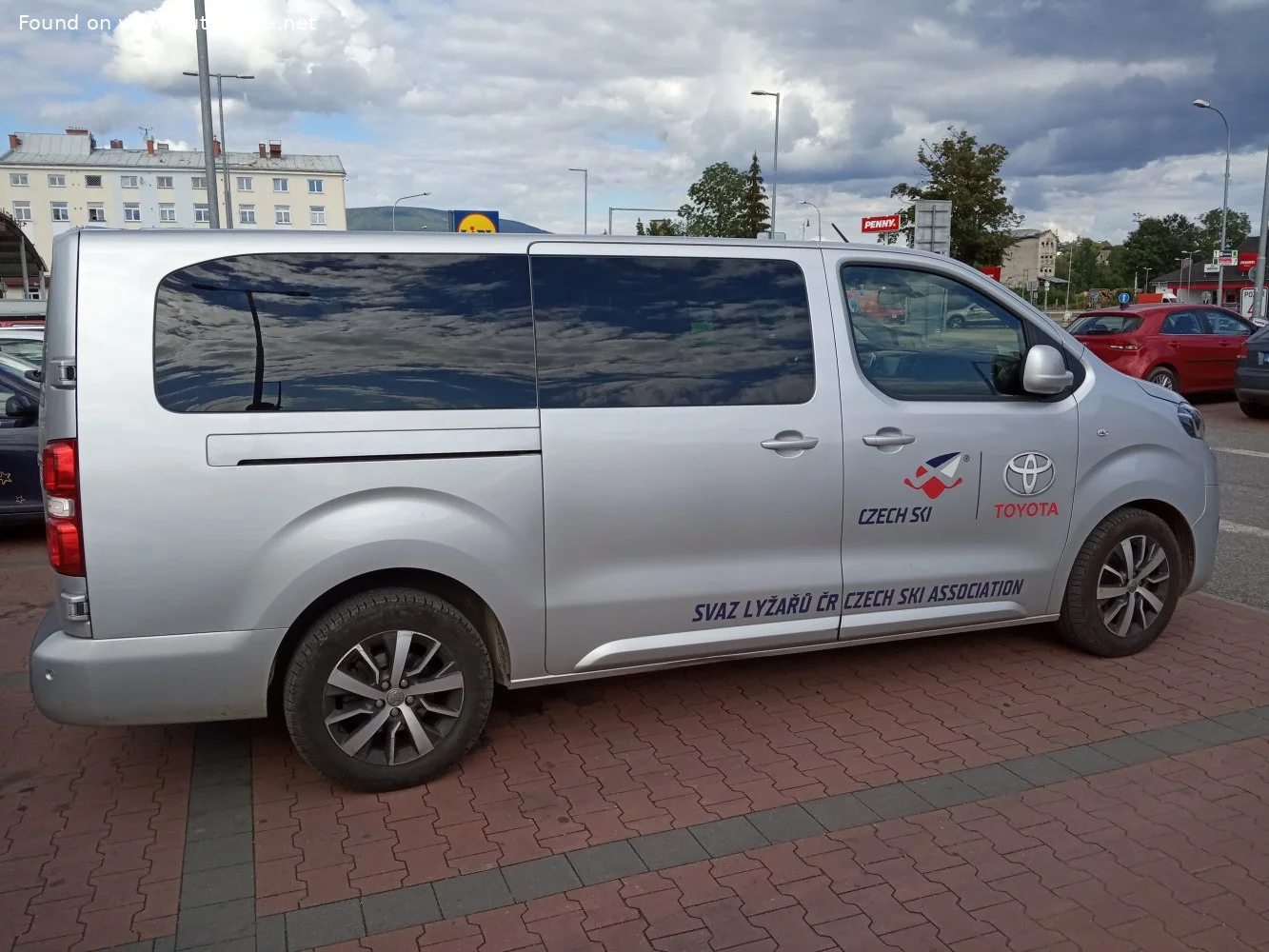 Toyota Proace 1.5d (120 Hp)2018 - thumbnail 2