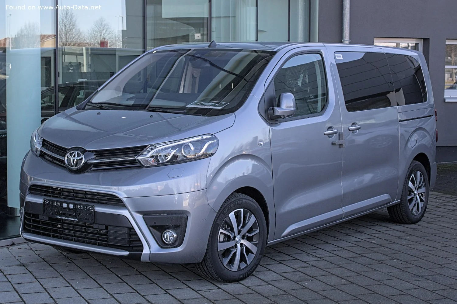 Toyota Proace 1.5d (120 Hp)2018 - - 1