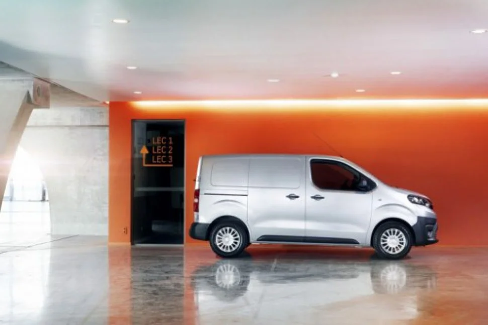 Toyota Proace 1.5d (120 Hp)2018 - thumbnail 3
