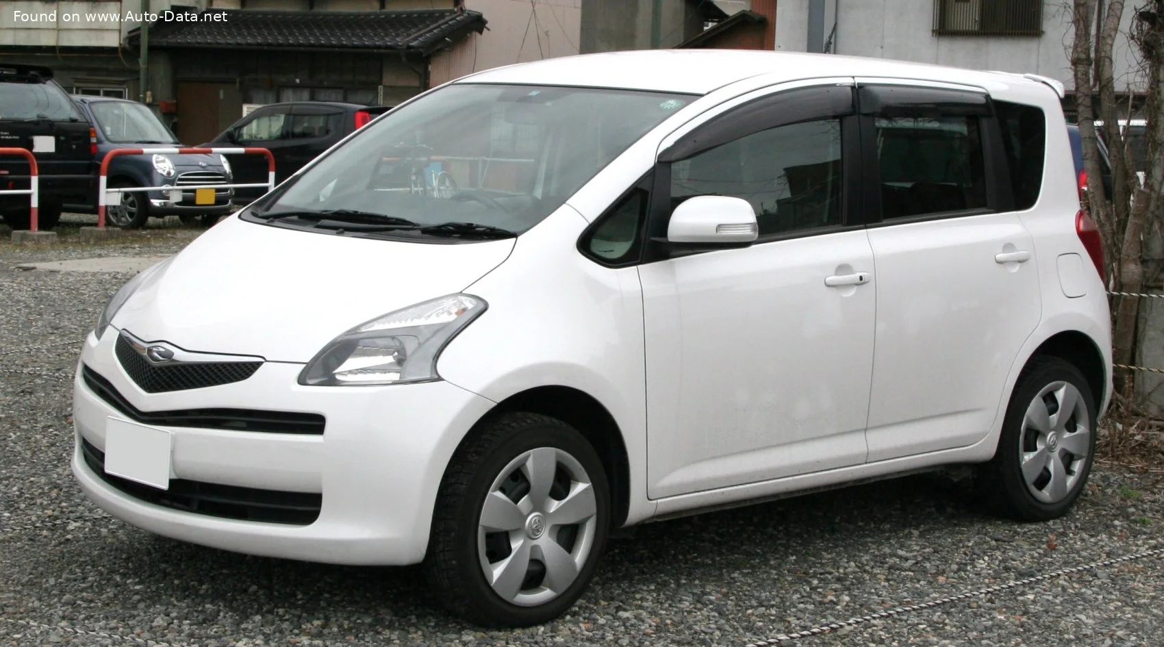 Toyota Ractis 1.3i (87 Hp)2005 - 2010 - 1