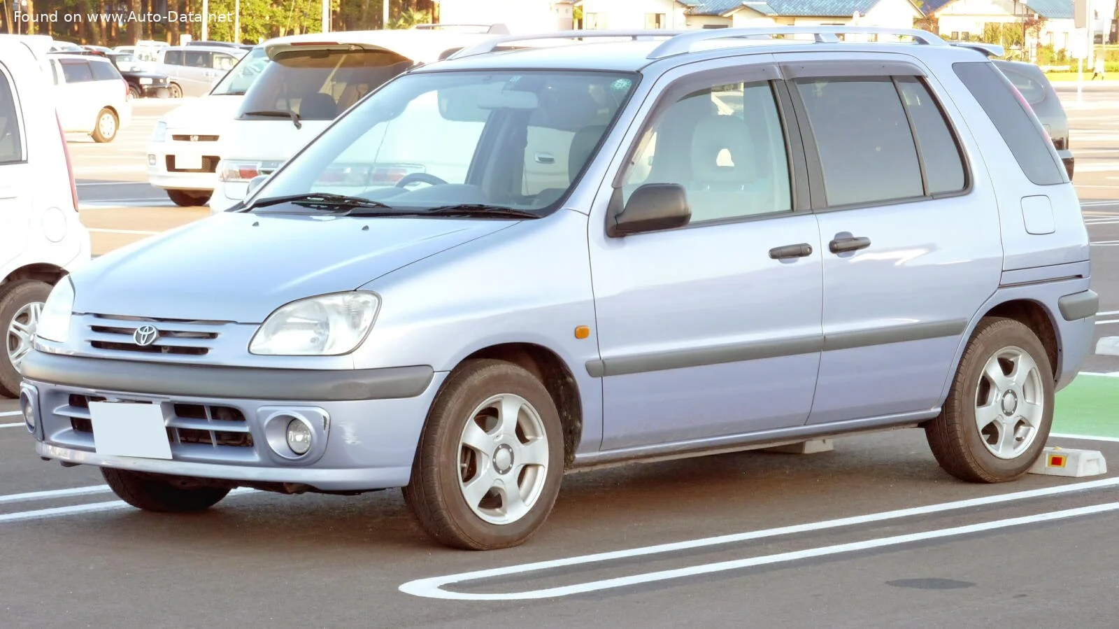 Toyota Raum 1.5 i (105 Hp)2003 - 2011 thumbnail 3