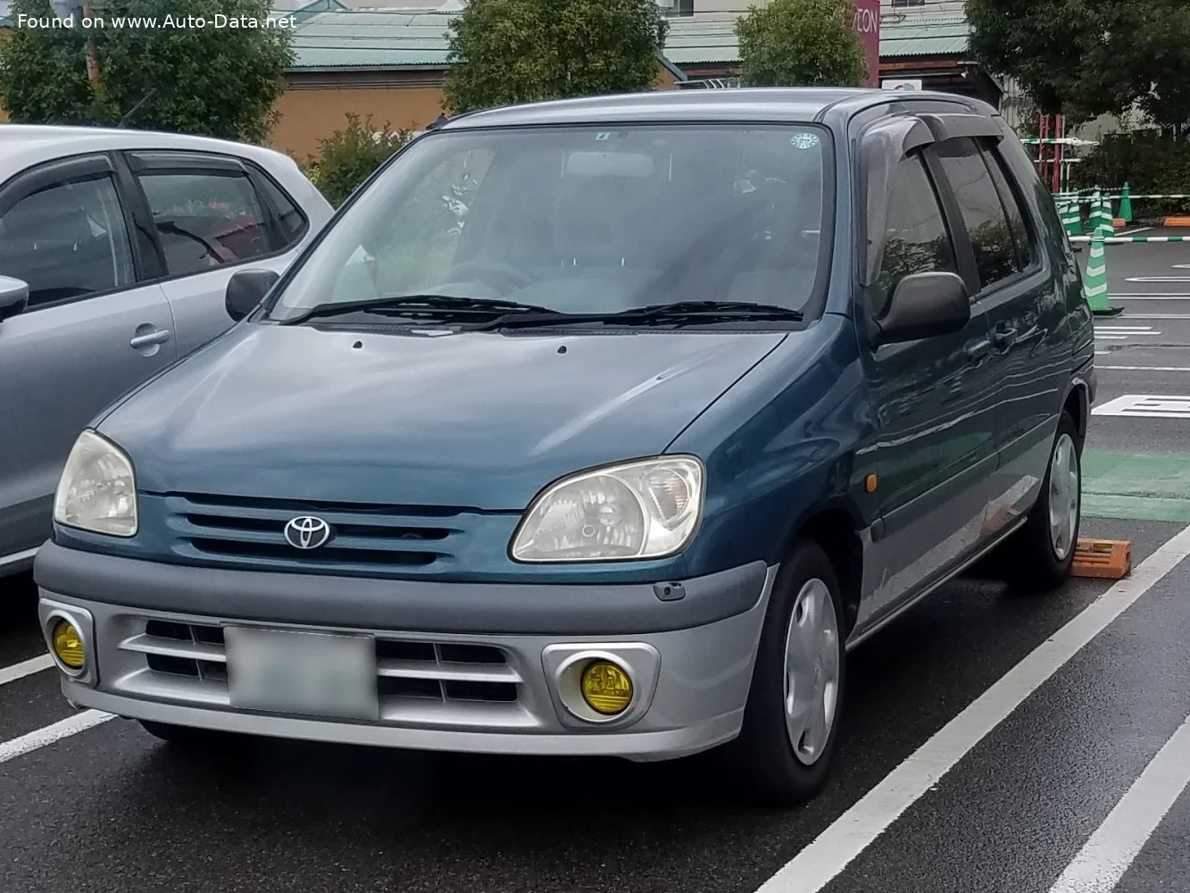 Toyota Raum modeli