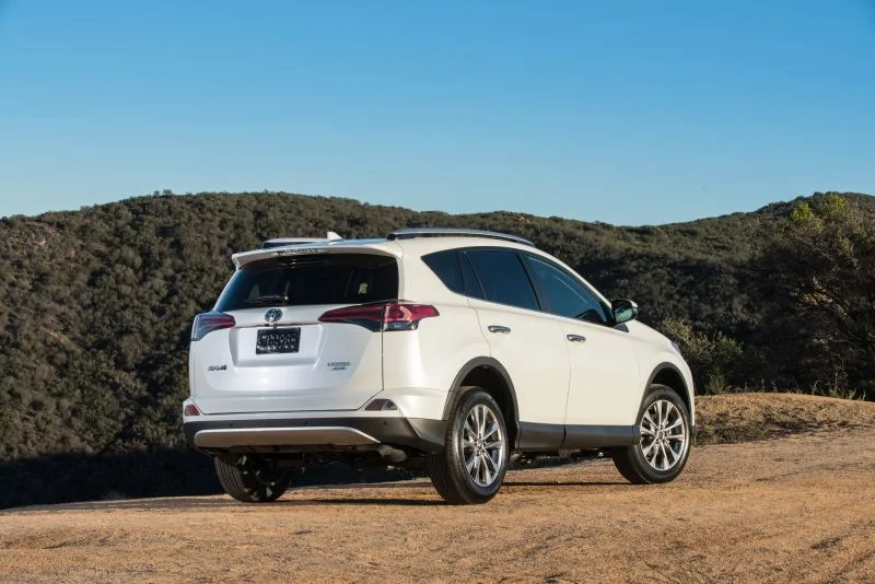 Toyota RAV4 2.0 D-4D (143 Hp)2015 - 2018 thumbnail 2