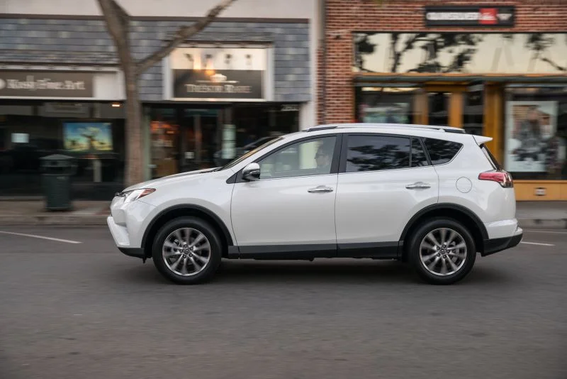 Toyota RAV4 2.0 D-4D (143 Hp)2015 - 2018 thumbnail 16