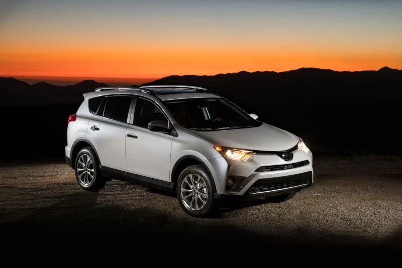 Toyota RAV4 2.0 D-4D (143 Hp)2015 - 2018 thumbnail 3