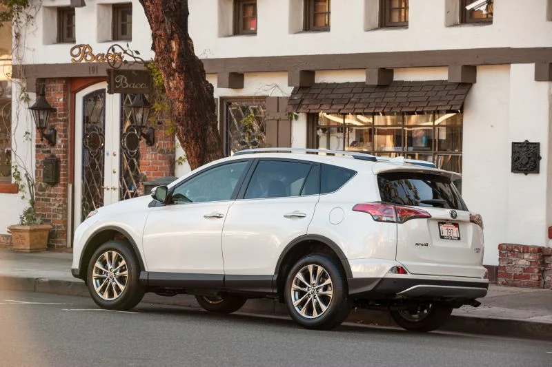 Toyota RAV4 2.0 D-4D (143 Hp)2015 - 2018 thumbnail 9
