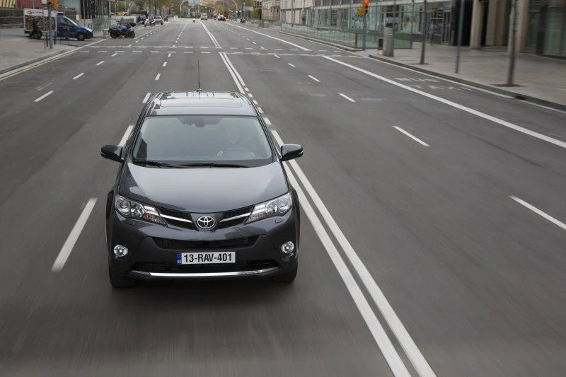 Toyota RAV4 2.0 D-4D (124 Hp)2012 - 2015 thumbnail 7