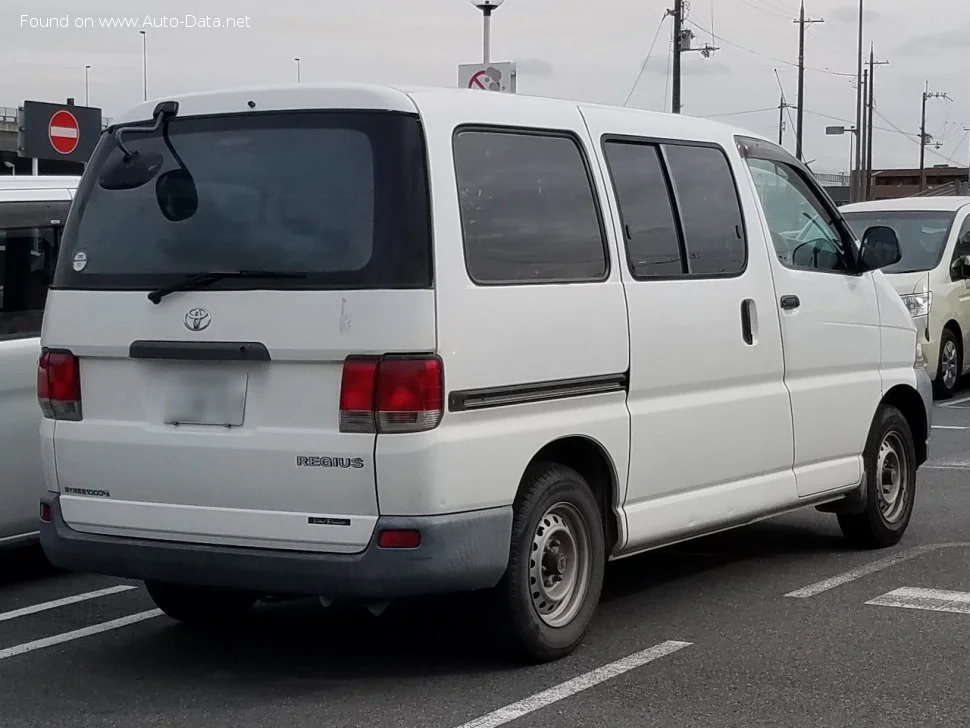 Toyota Regius 2.7 i (145 Hp)1999 - 2002 thumbnail 2