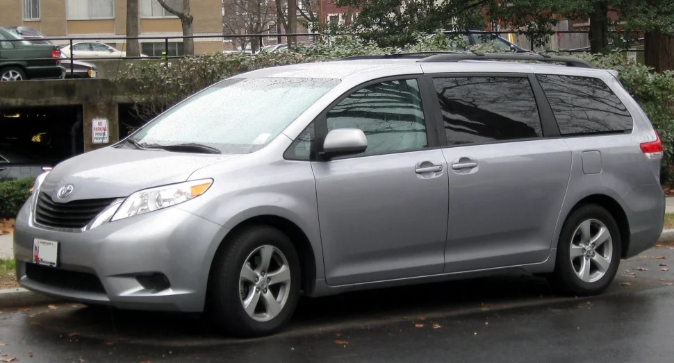 Toyota Sienna 2.7 (187 Hp) Automatic2010 - 2017 thumbnail 4