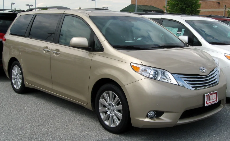 Toyota Sienna 2.7 (187 Hp) Automatic2010 - 2017 thumbnail 5