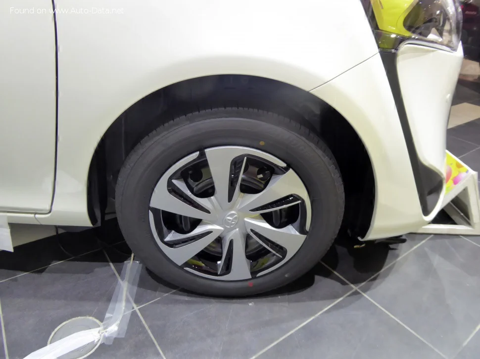 Toyota Sienta 1.5 (101 Hp) Hybrid e-CVT2018 - thumbnail 3