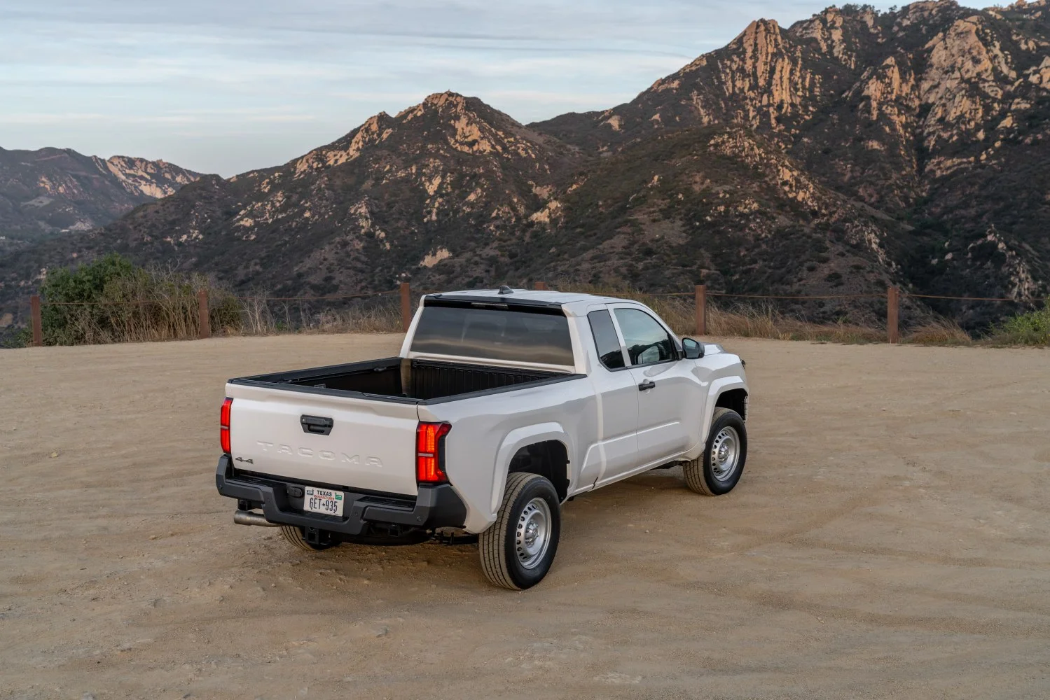 Toyota Tacoma 2.4 i-FORCE (228 Hp) 4x4 ECT-i2023 - thumbnail 3