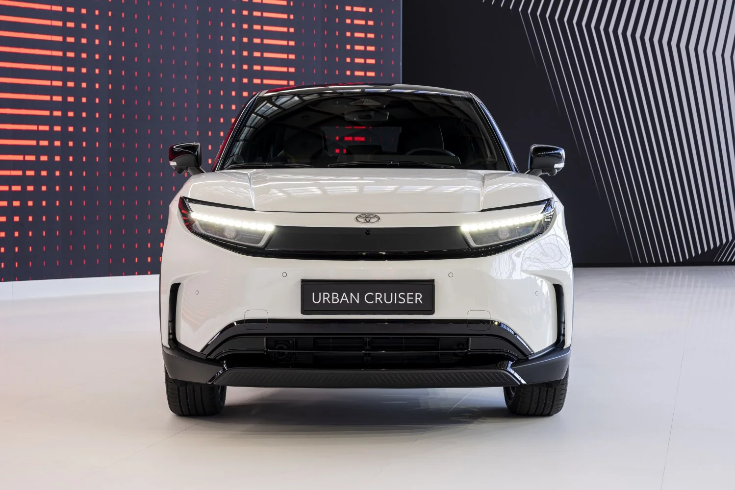 Toyota Urban Cruiser 49 kWh (144 Hp)2025 - thumbnail 14