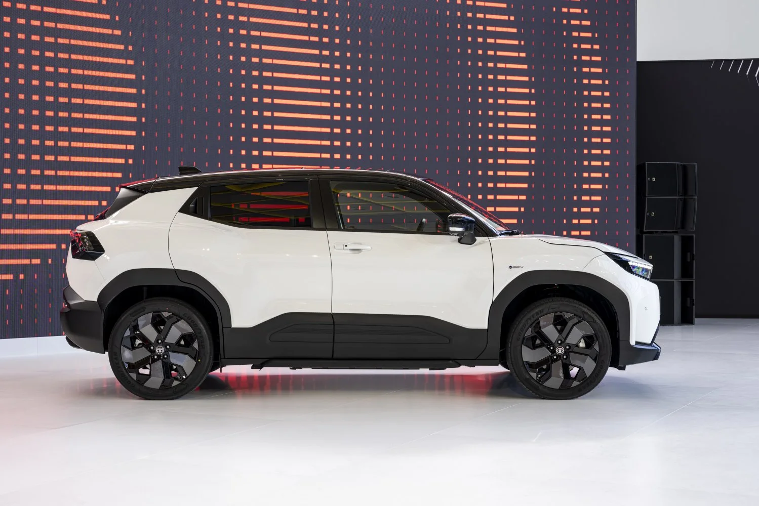 Toyota Urban Cruiser 49 kWh (144 Hp)2025 - thumbnail 16