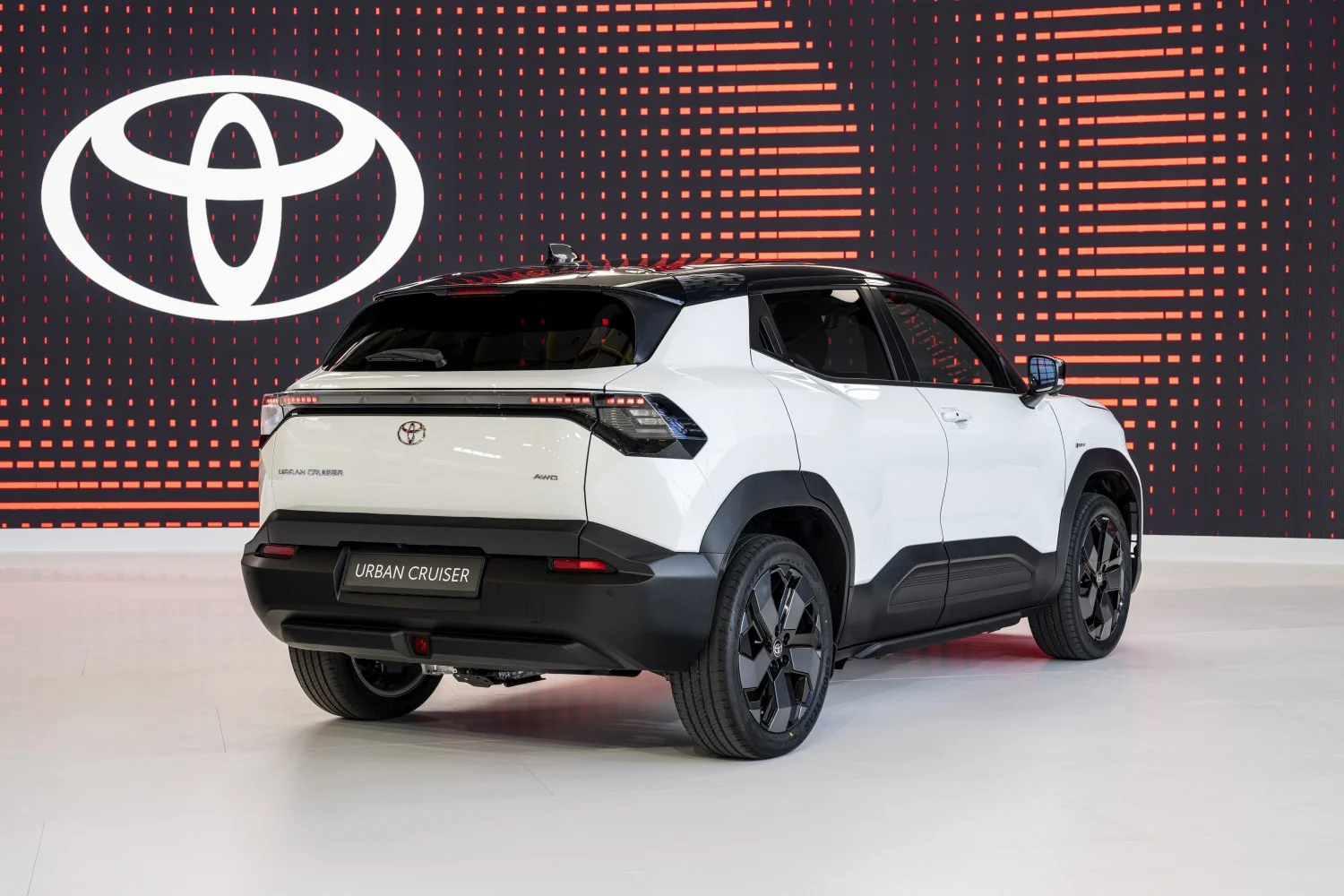 Toyota Urban Cruiser 49 kWh (144 Hp)2025 - thumbnail 17