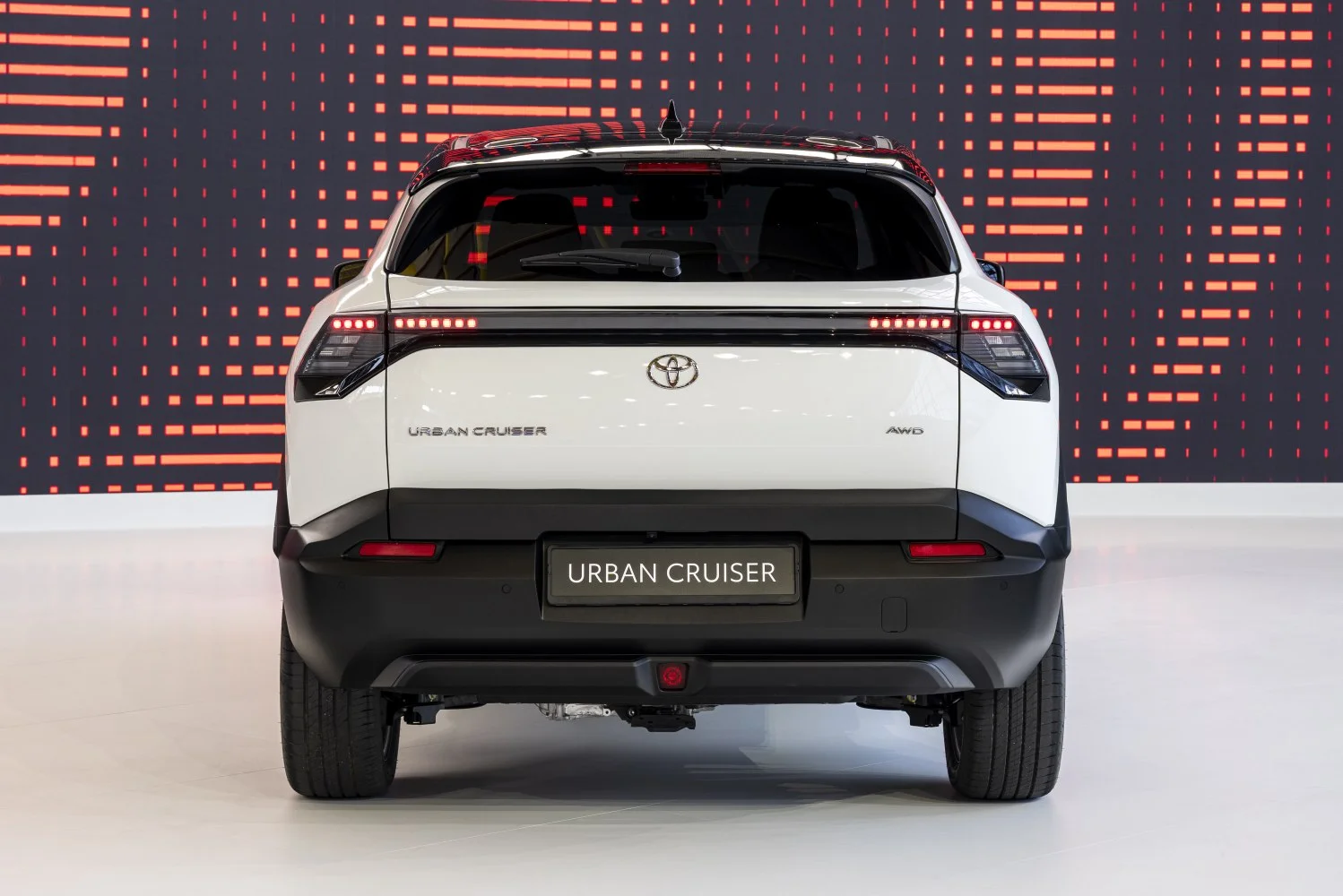 Toyota Urban Cruiser 49 kWh (144 Hp)2025 - thumbnail 18