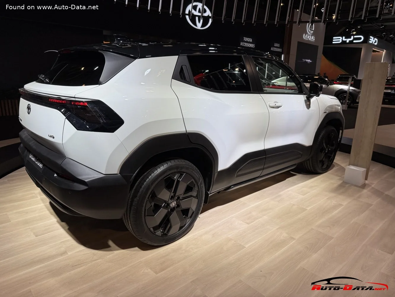 Toyota Urban Cruiser 49 kWh (144 Hp)2025 - thumbnail 7