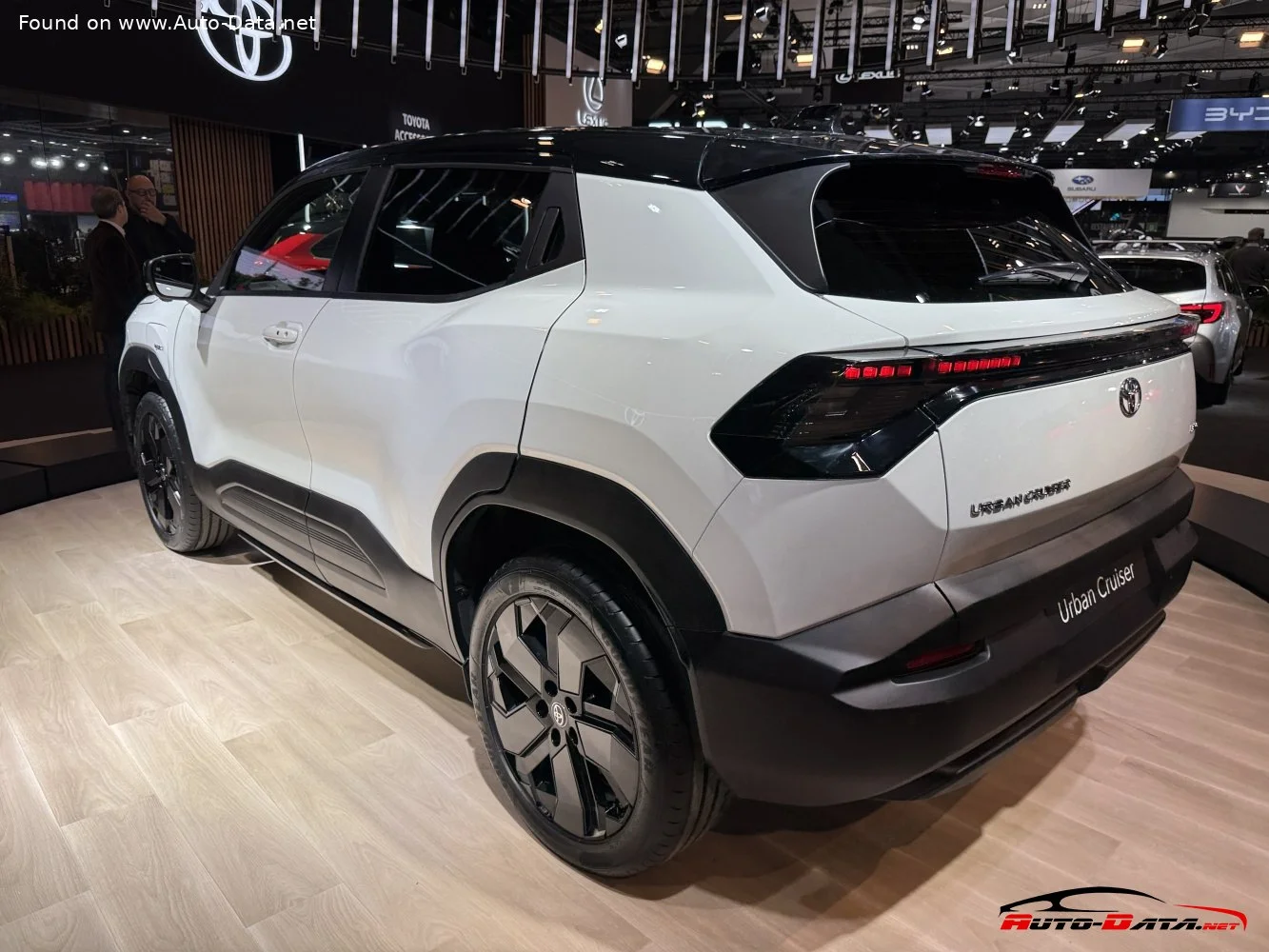 Toyota Urban Cruiser 49 kWh (144 Hp)2025 - thumbnail 10