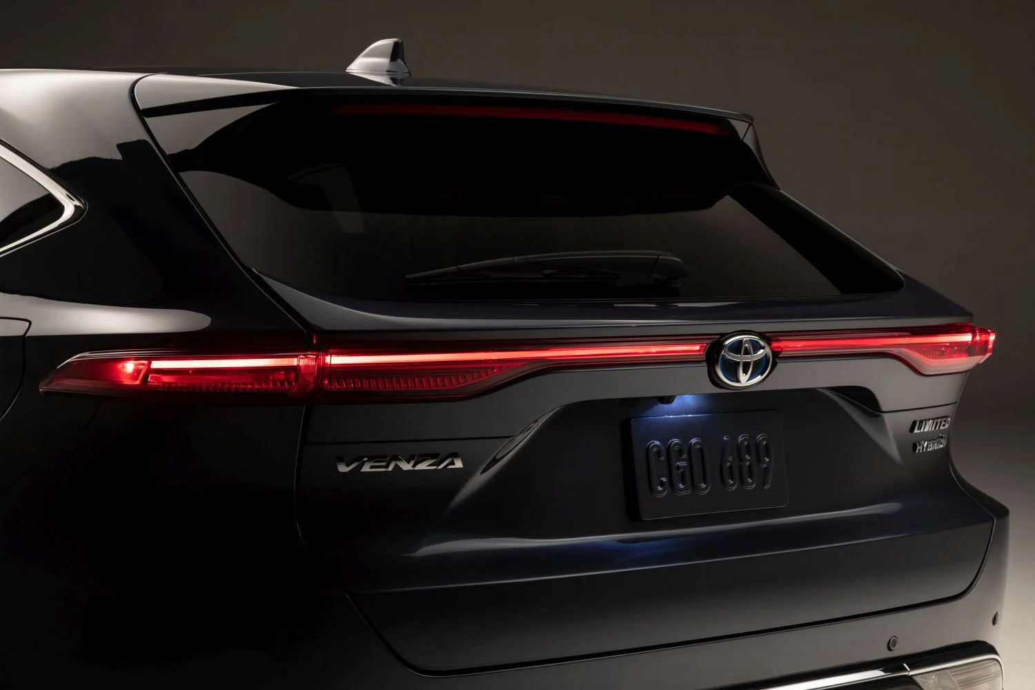 Toyota Venza 2.5 (219 Hp) Hybrid E-Four e-CVT2020 - thumbnail 11