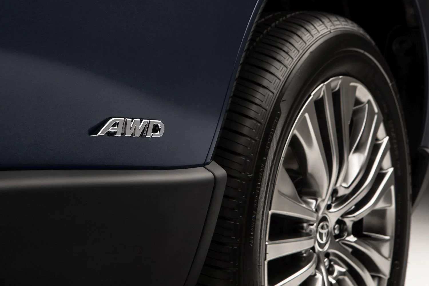Toyota Venza 2.5 (219 Hp) Hybrid E-Four e-CVT2020 - thumbnail 9