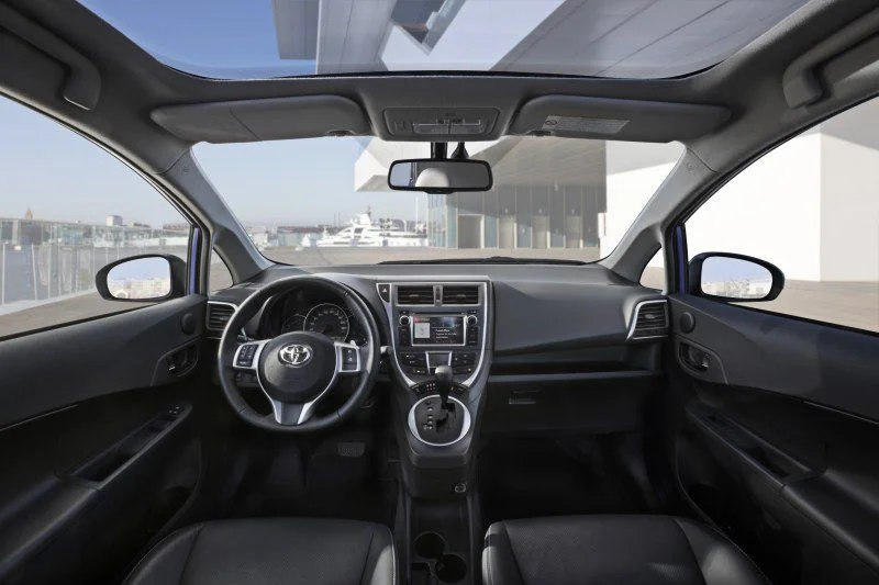 Toyota Verso-S 1.33 Dual VVT-i (99 Hp)2015 - 2017 thumbnail 3
