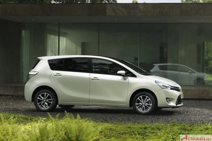 Toyota Verso 1.6 D-4D (112 Hp)2014 - 2018 thumbnail 4