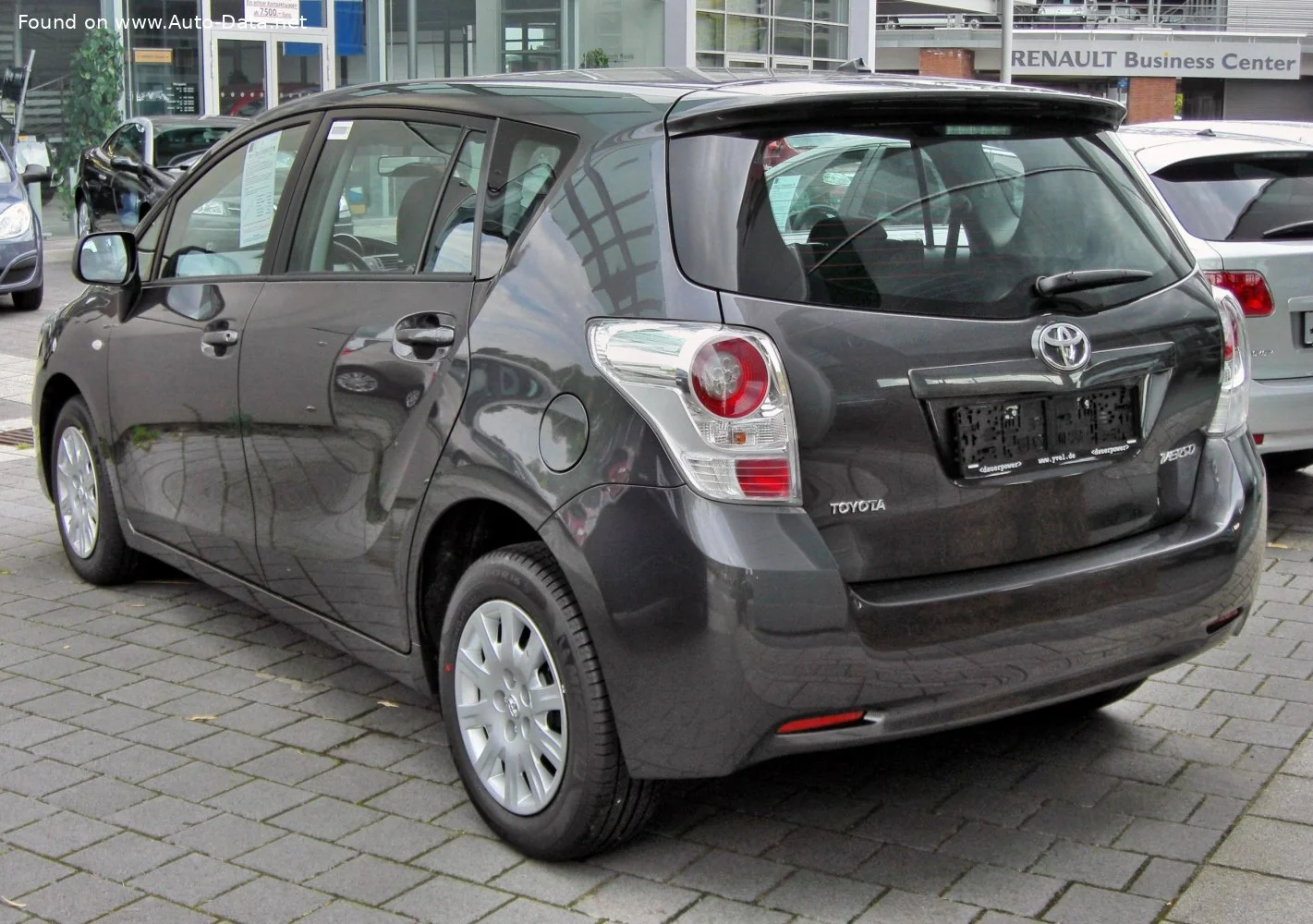 Toyota Verso 1.6 Valvematic (132 Hp)2009 - 2013 thumbnail 2