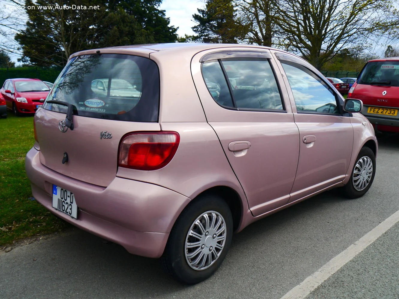 Toyota Vitz 1.0i 16V (70 Hp)1999 - 2005 thumbnail 2