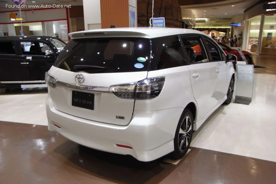 Toyota Wish 1.8i (131 Hp) 4WD CVT-i2012 - 2017 thumbnail 2