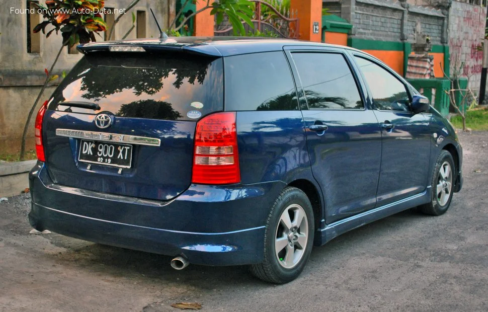 Toyota Wish 1.8 (125 Hp) 4WD Automatic2003 - 2005 thumbnail 2