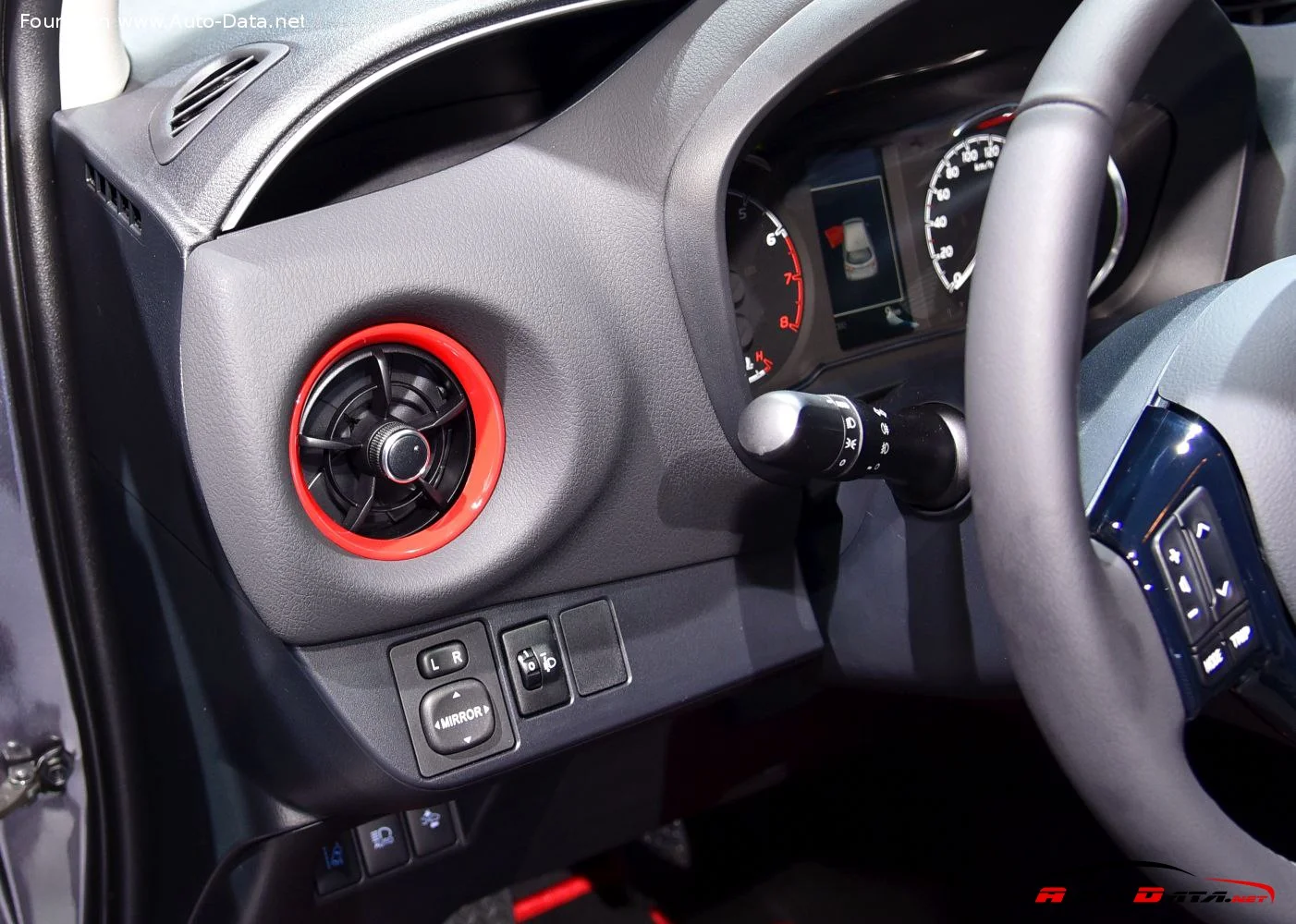 Toyota Yaris 1.0 VVT-i (69 Hp)2017 - 2018 thumbnail 18