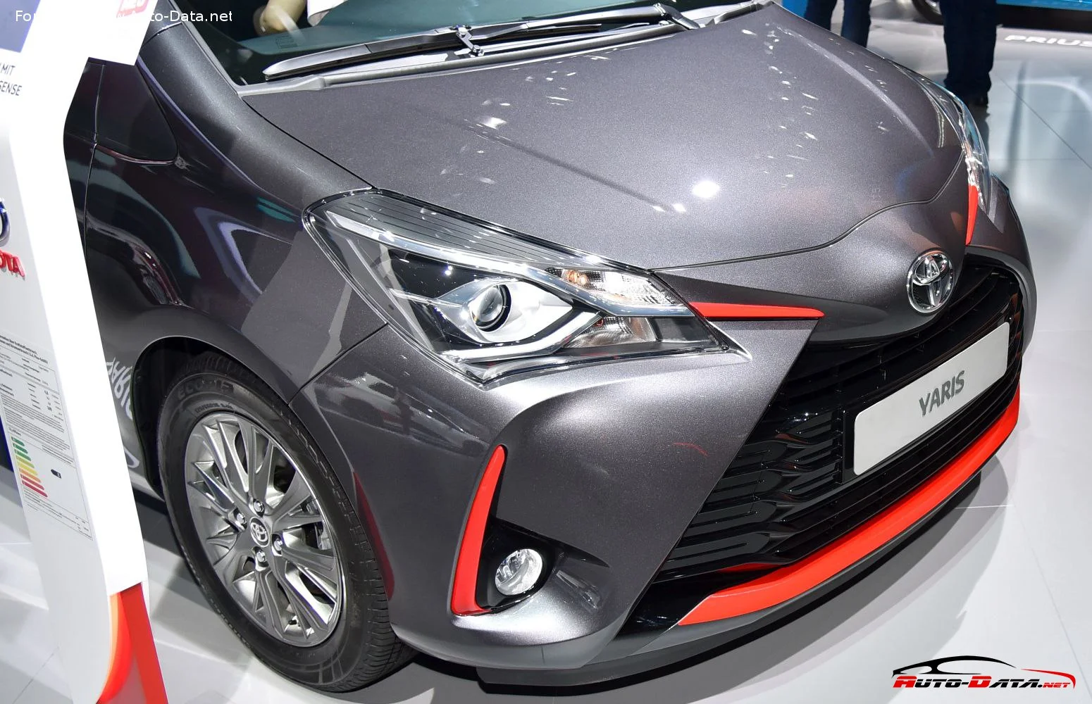 Toyota Yaris 1.0 VVT-i (69 Hp)2017 - 2018 thumbnail 3