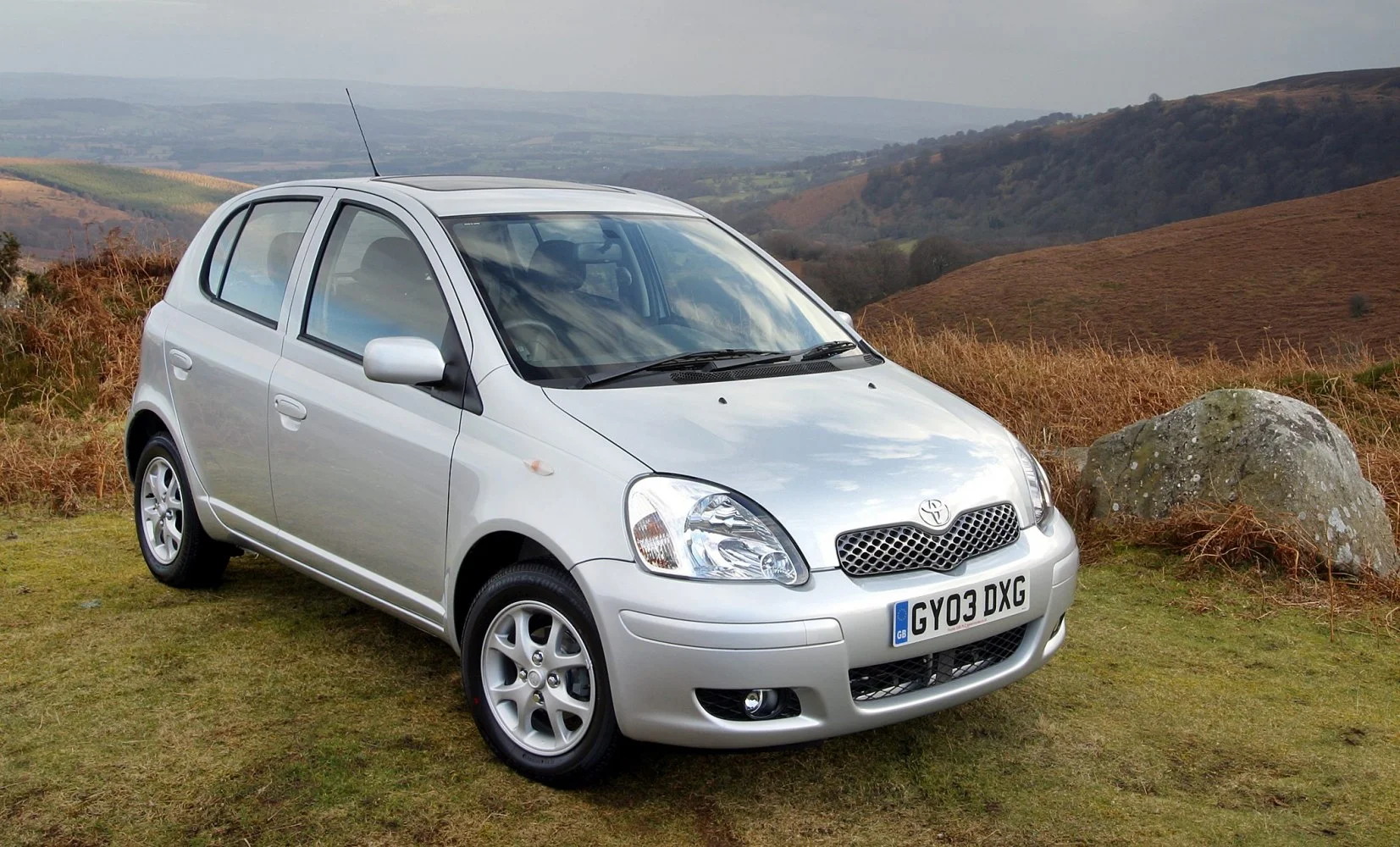 Toyota Yaris 1.0 VVT-i (65 Hp)2003 - 2005 - 1