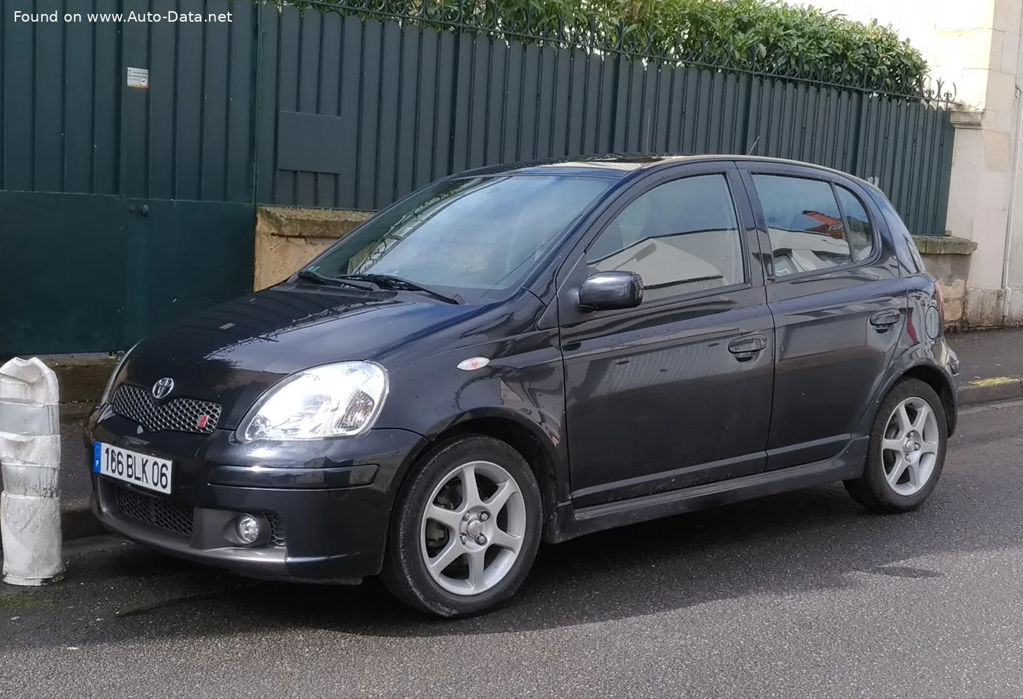 Toyota Yaris 1.0 VVT-i (65 Hp)2003 - 2005 thumbnail 4