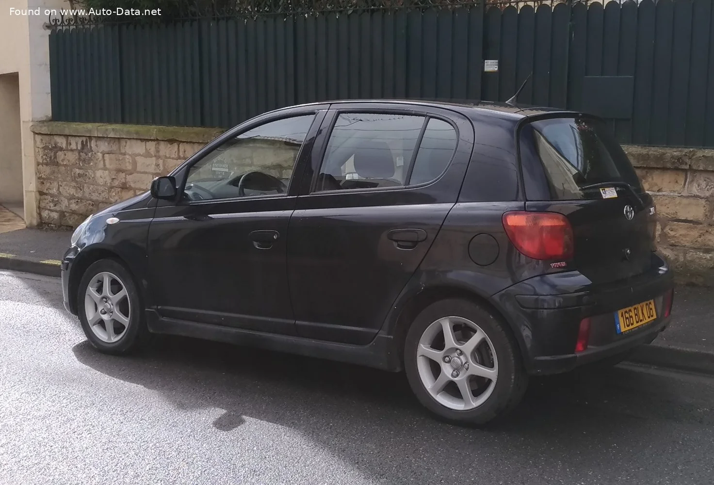 Toyota Yaris 1.0 VVT-i (65 Hp)2003 - 2005 thumbnail 5