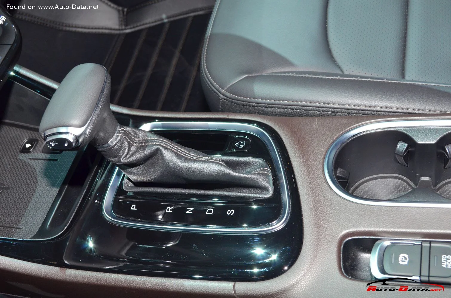 Trumpchi GA4 1.3T (137 Hp)2018 - thumbnail 12