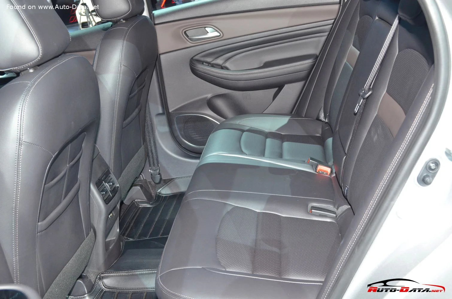 Trumpchi GA4 1.3T (137 Hp)2018 - thumbnail 16